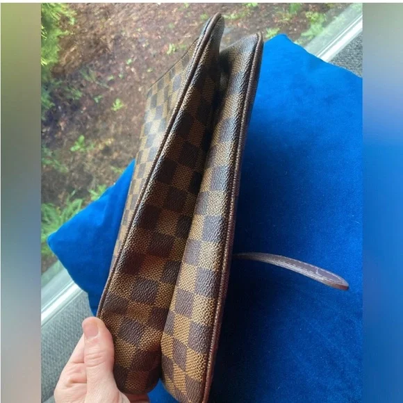 Authentic LOUIS VUITTON Damier Ebene Hoxton GM Shoulder Bag Brown (Made in USA) - Picture 9 of 16